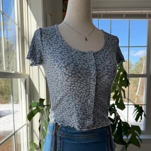 American Eagle Blue and White Floral Henley Short Sleeve Crop Top